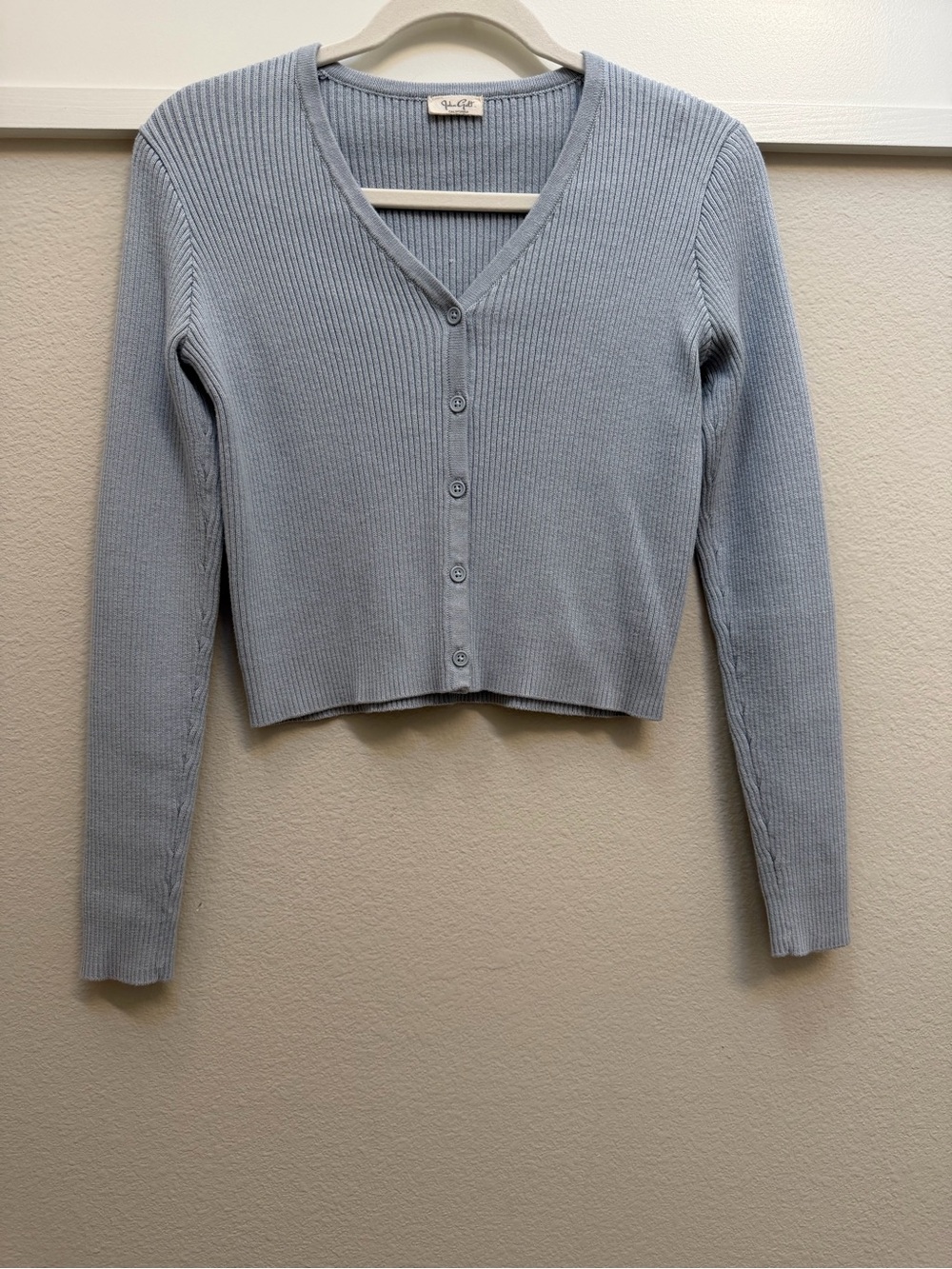 Cropped Ribbed V-Neck Cardigan in Light Blue